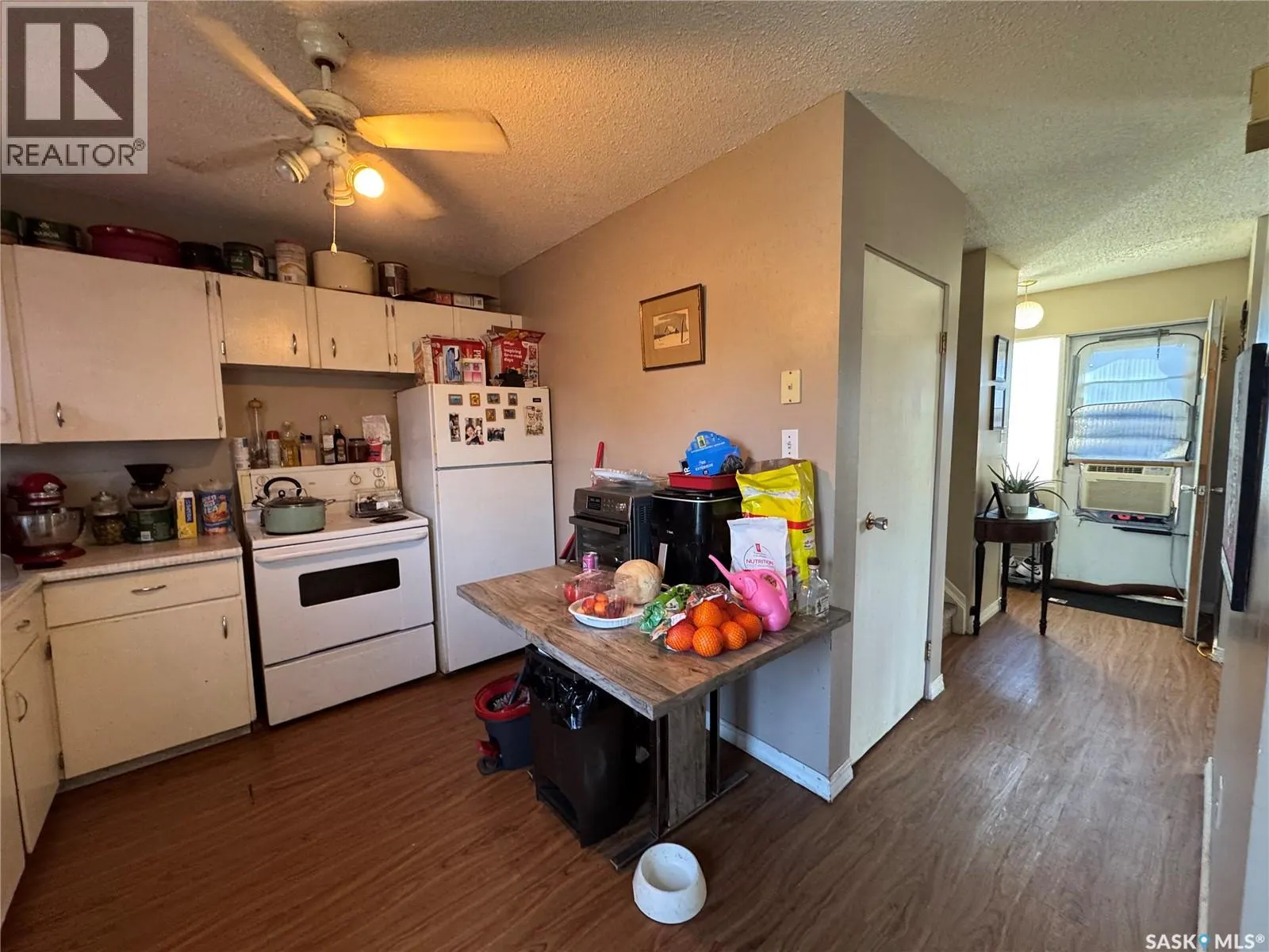 9A & 9B Maple PLACE