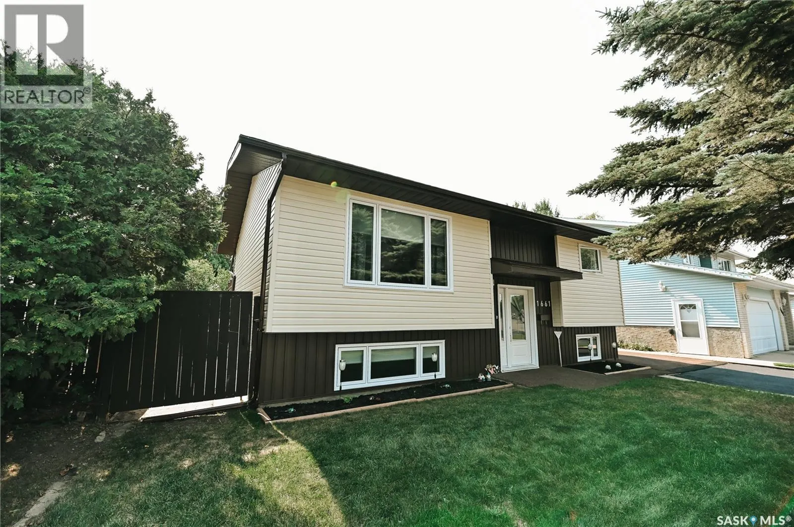 1661 Olive Diefenbaker DRIVE