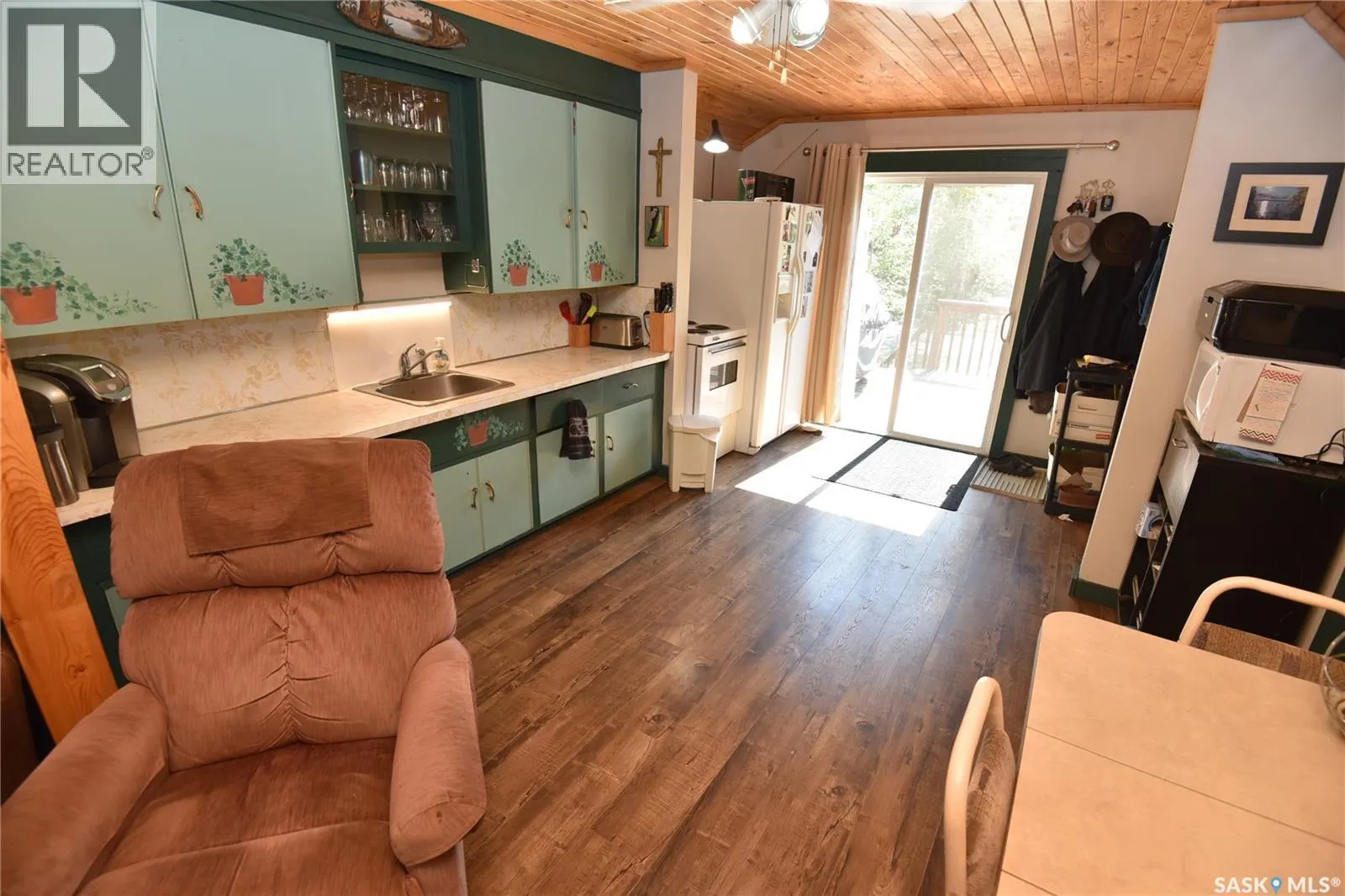 220 Lakeview DRIVE