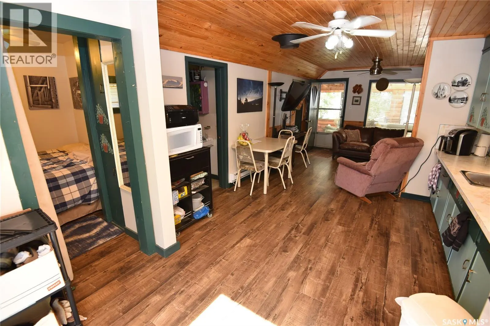 220 Lakeview DRIVE