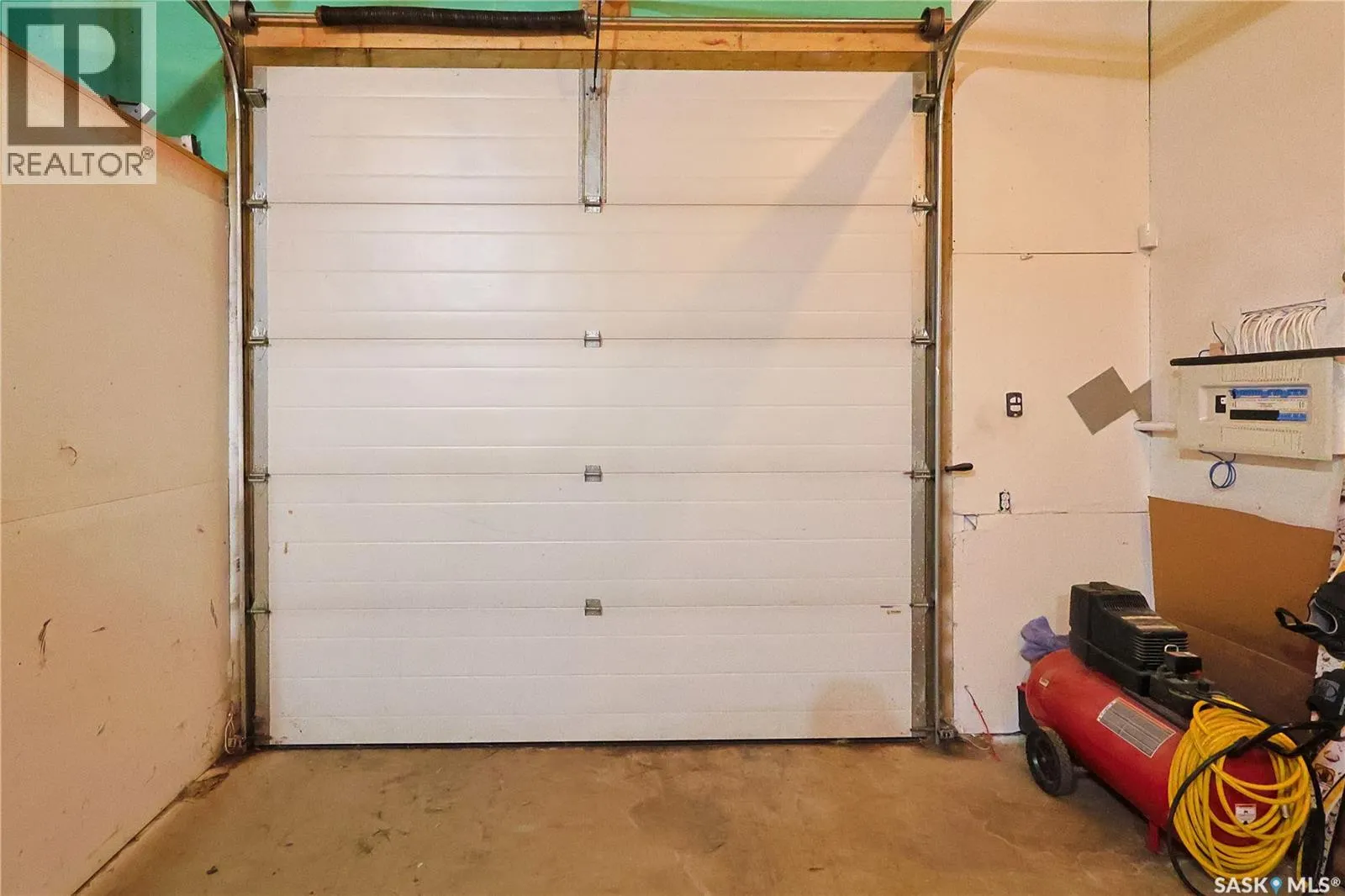 215 Redwing ROAD