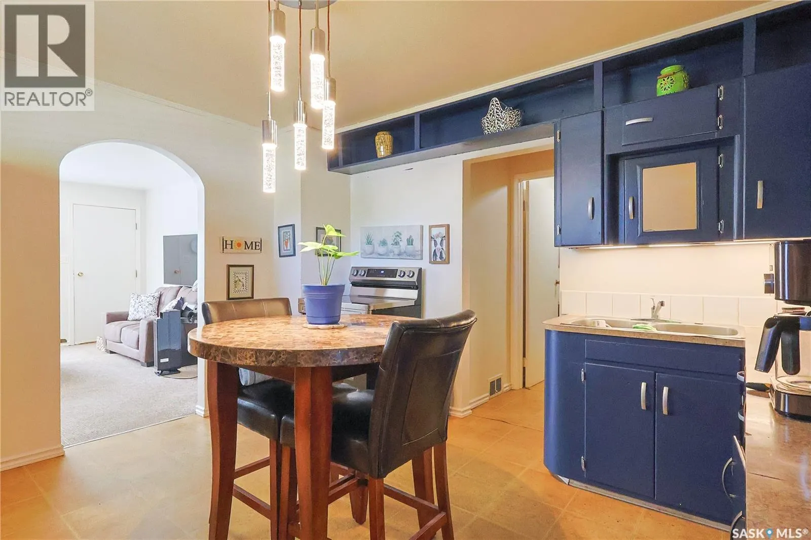 215 Redwing ROAD