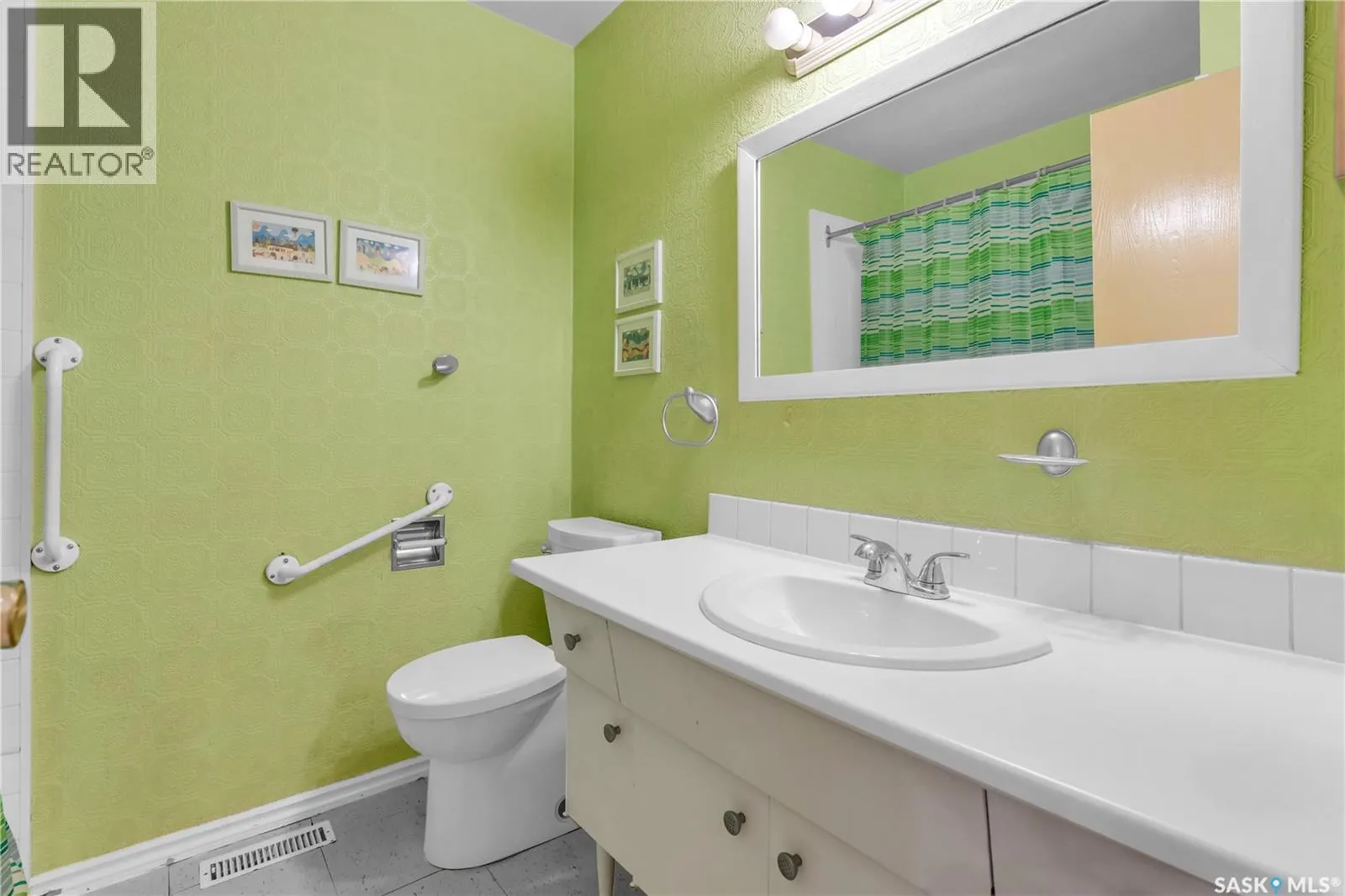 127 Scrivener CRESCENT