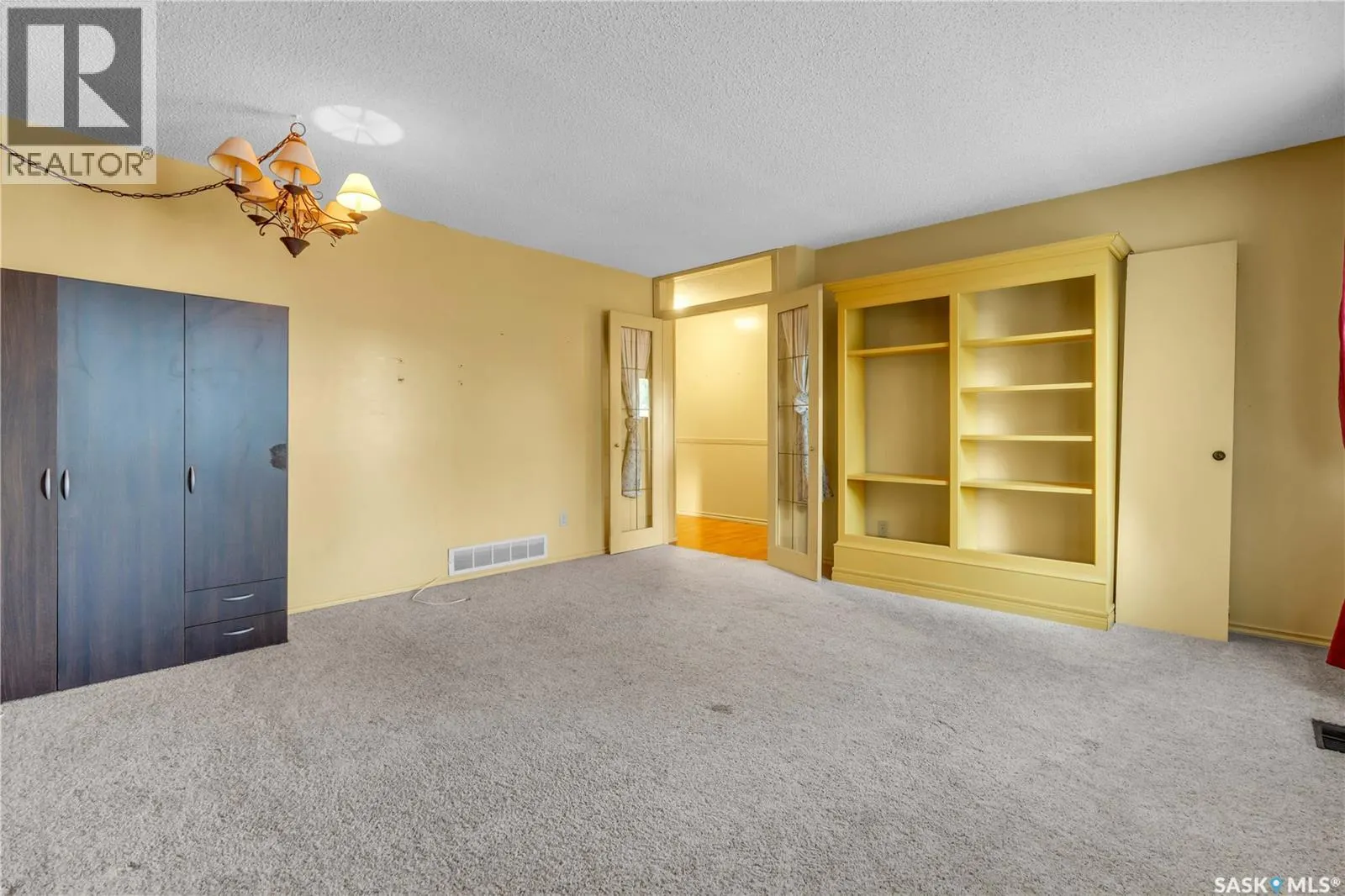 127 Scrivener CRESCENT