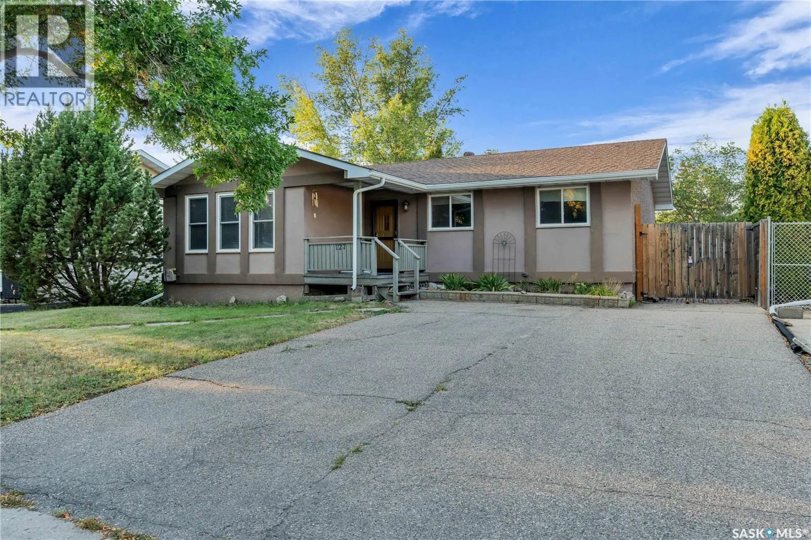 127 Scrivener CRESCENT