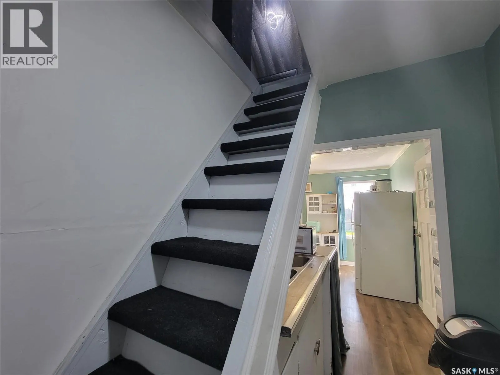 421 4th STREET