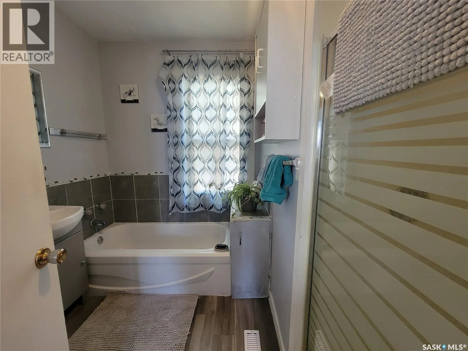 421 4th STREET