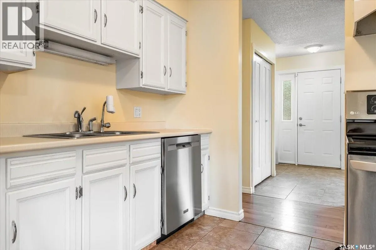 126 McSherry CRESCENT