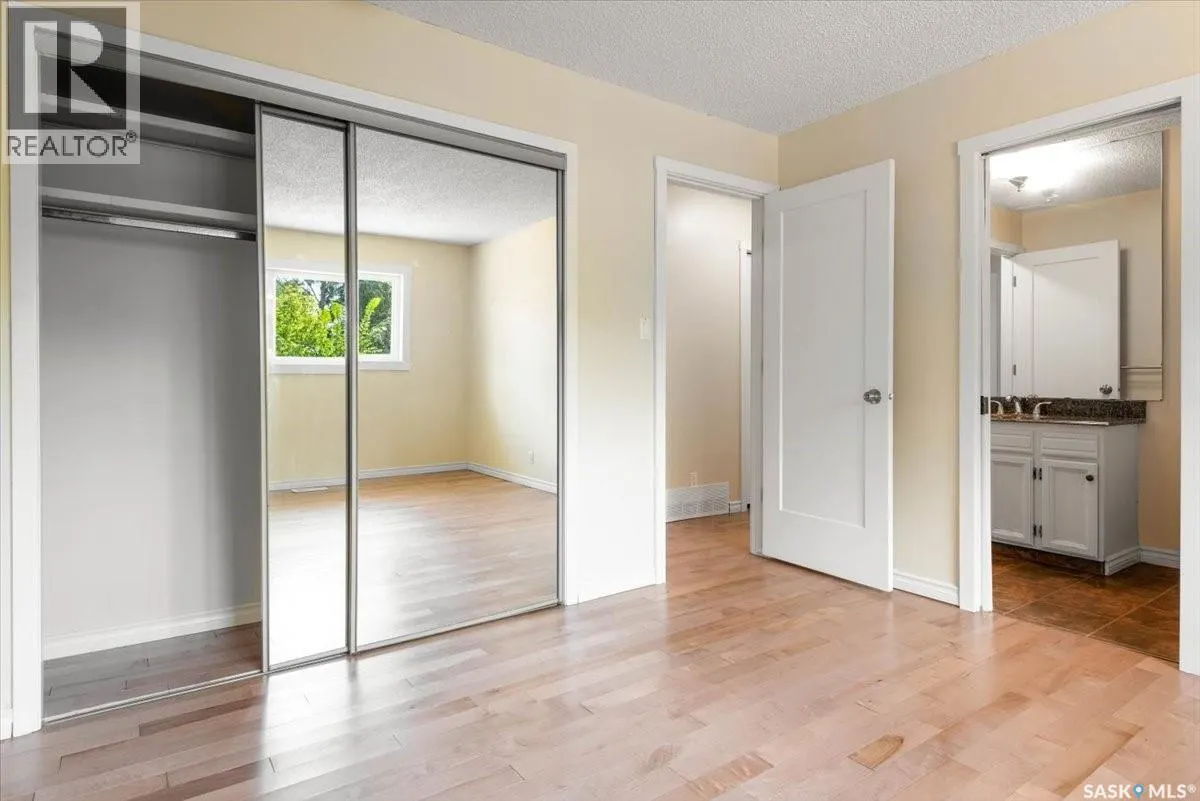 126 McSherry CRESCENT