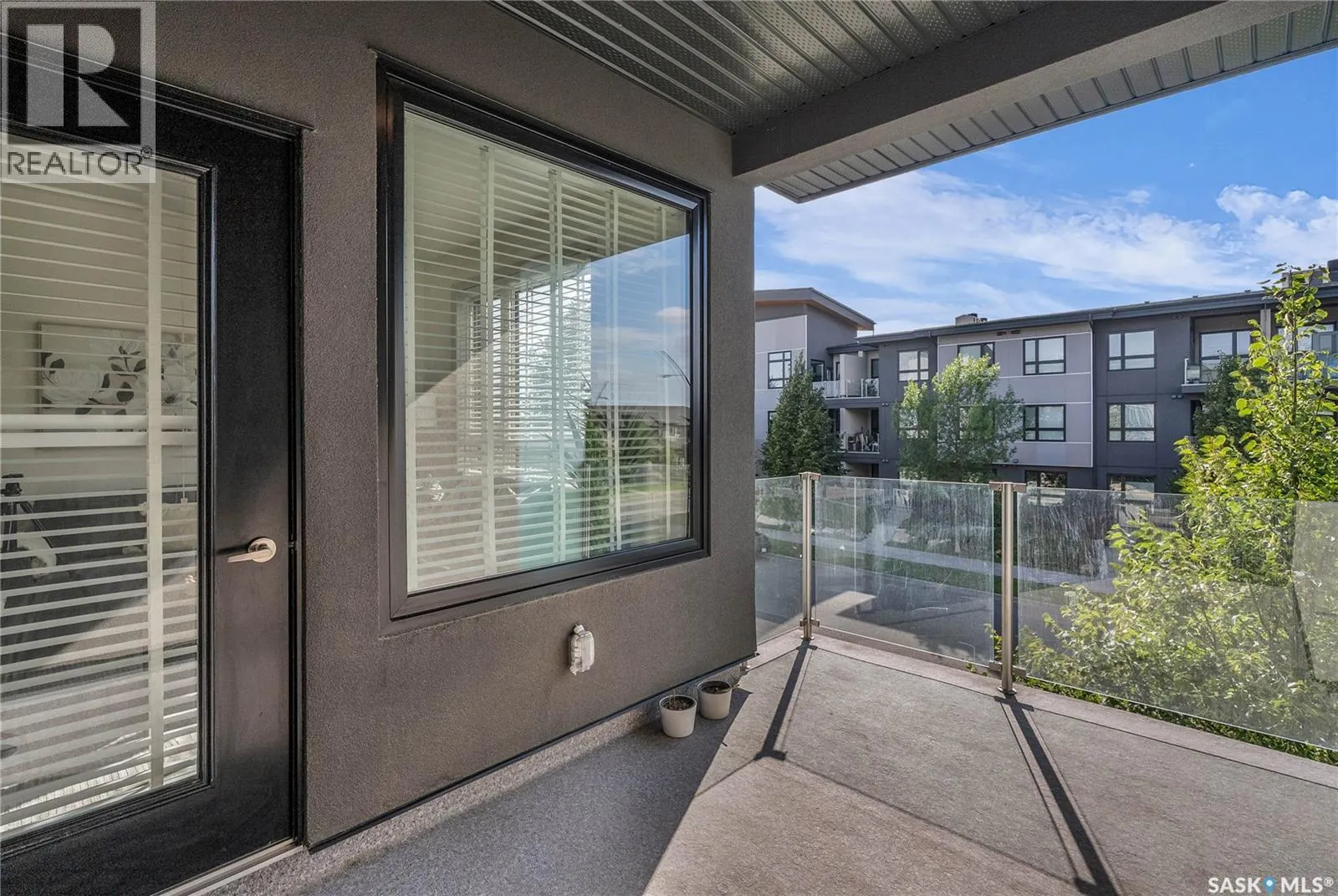 221 223 Evergreen SQUARE