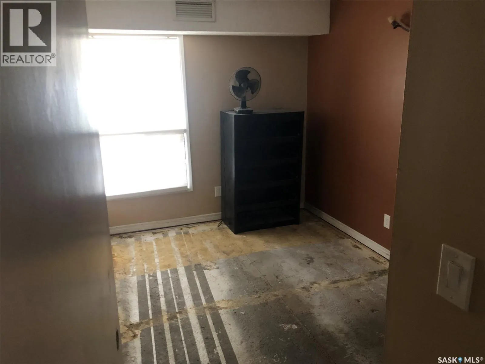 162 160 Gore PLACE