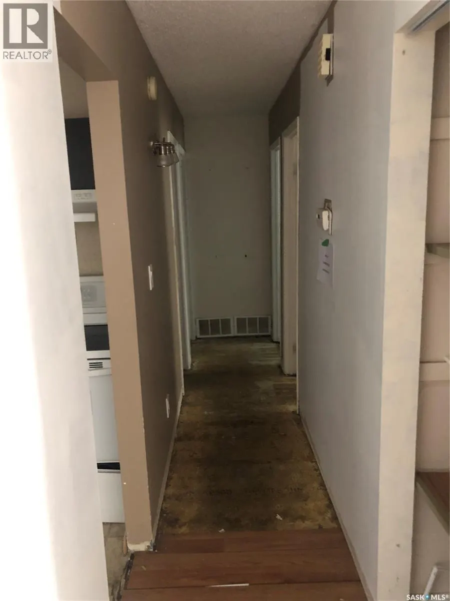 162 160 Gore PLACE
