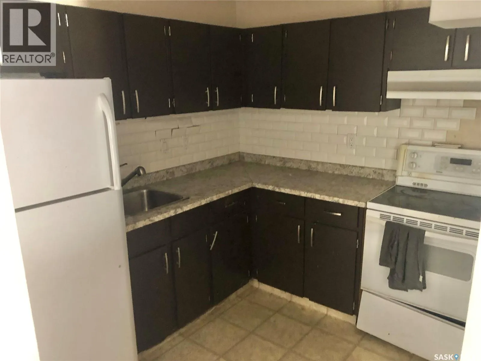 162 160 Gore PLACE
