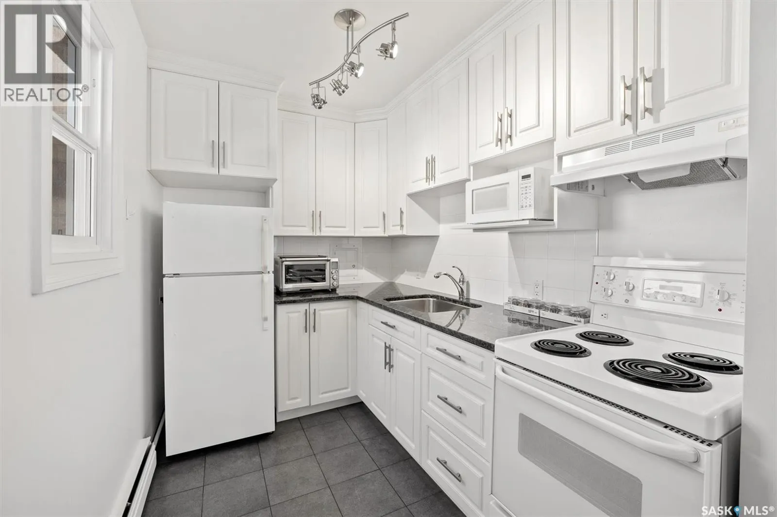 424 3rd AVENUE