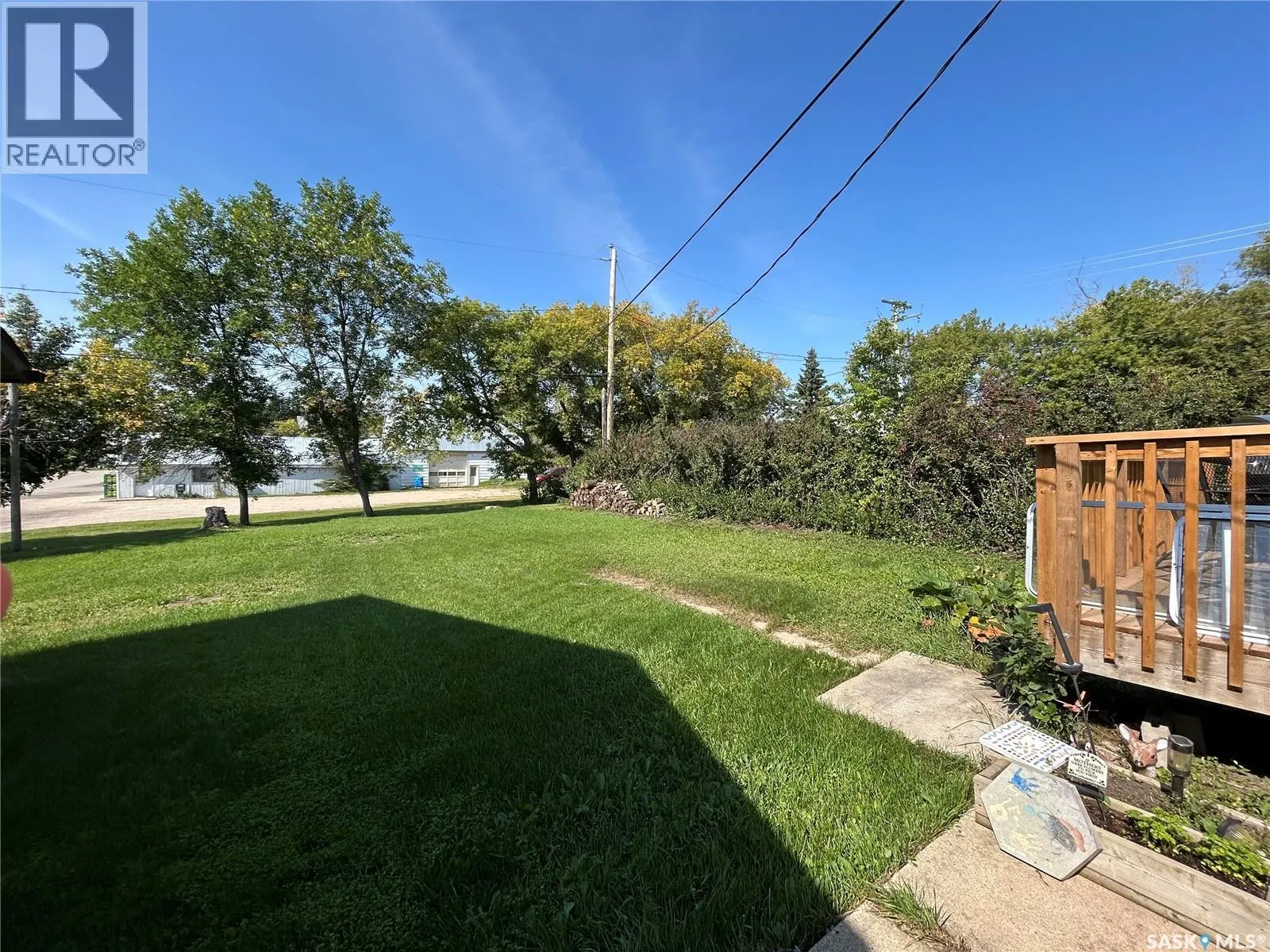 107 Railway AVENUE S