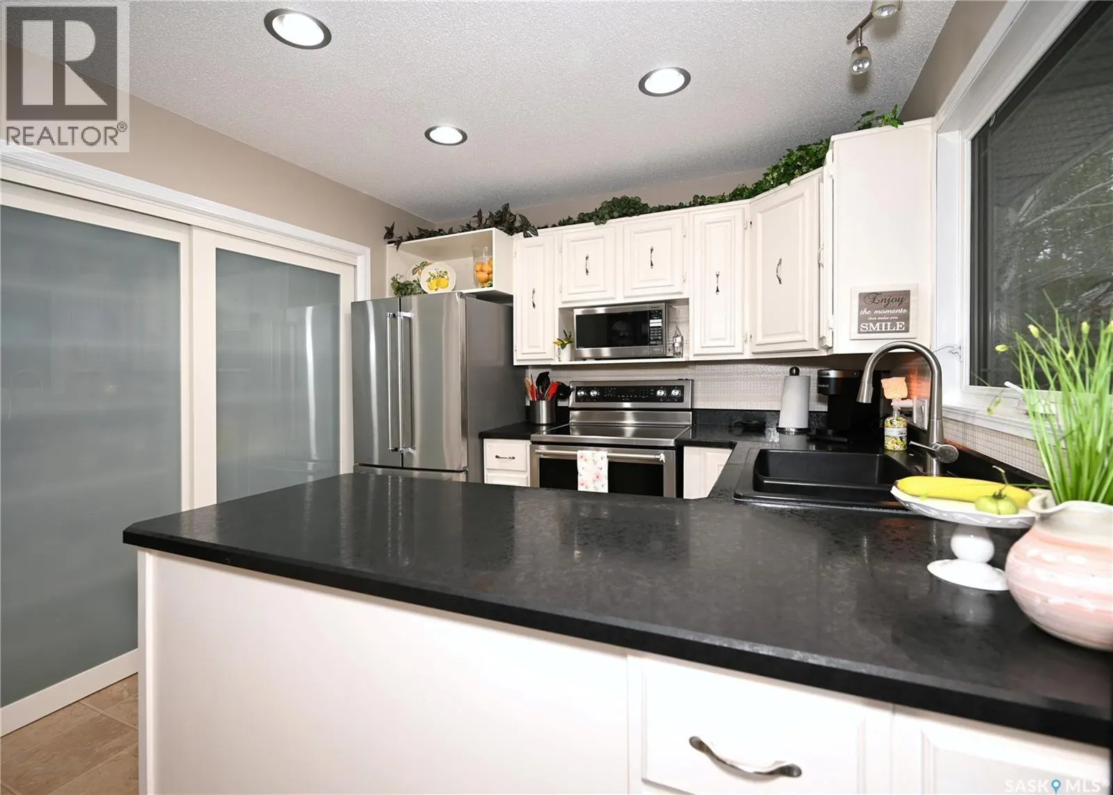 1275 Veterans CRESCENT