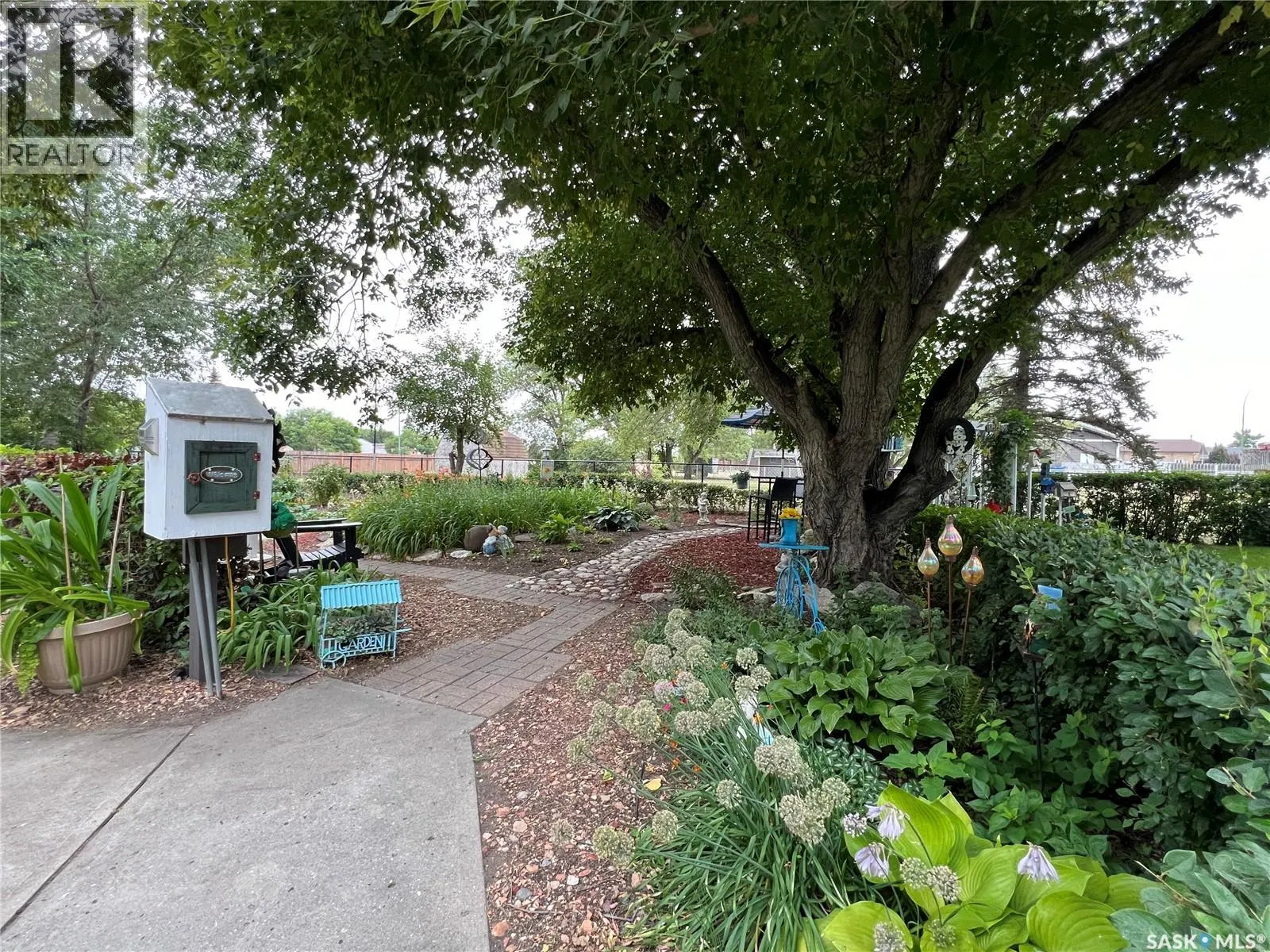1275 Veterans CRESCENT
