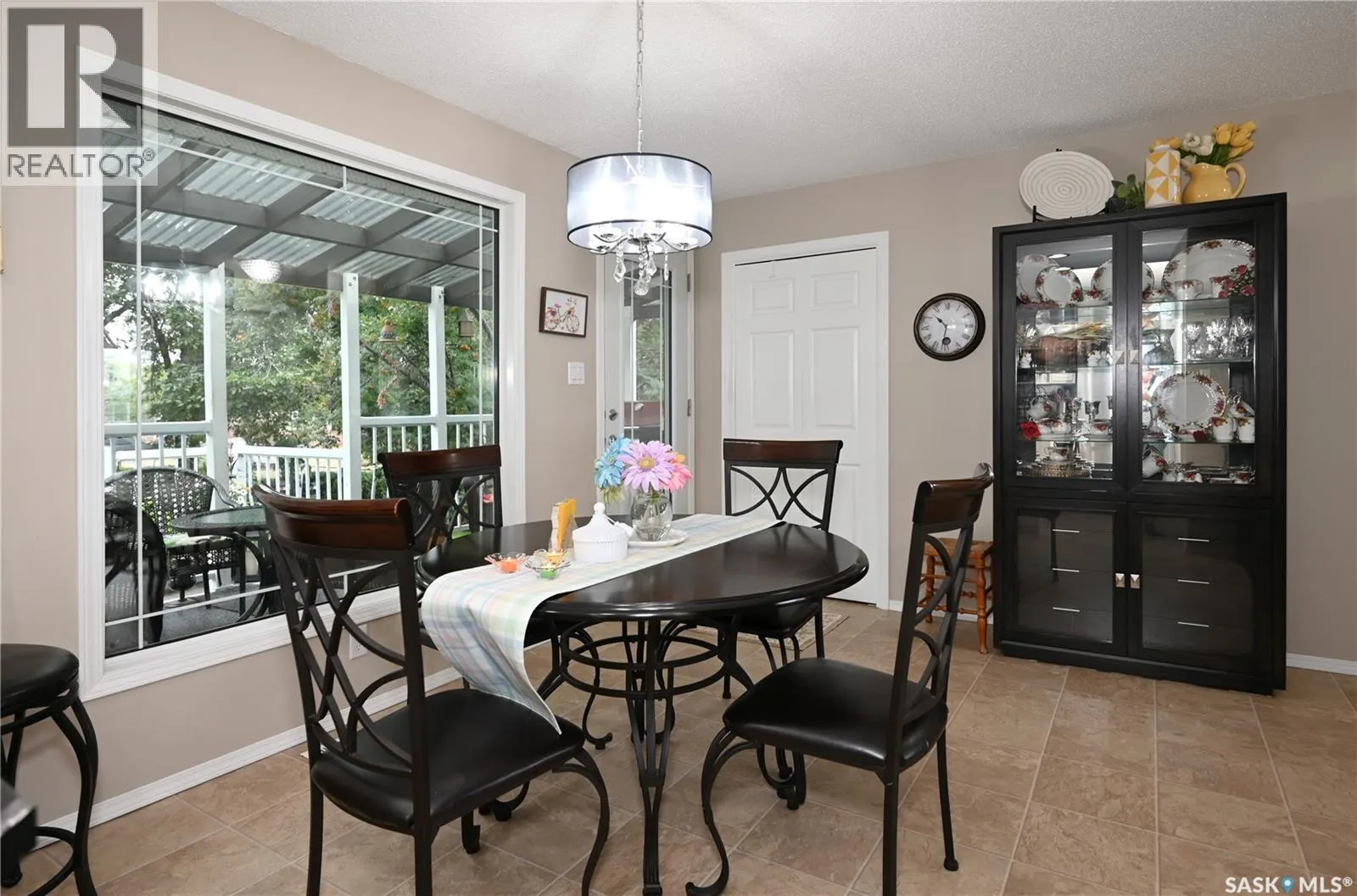 1275 Veterans CRESCENT