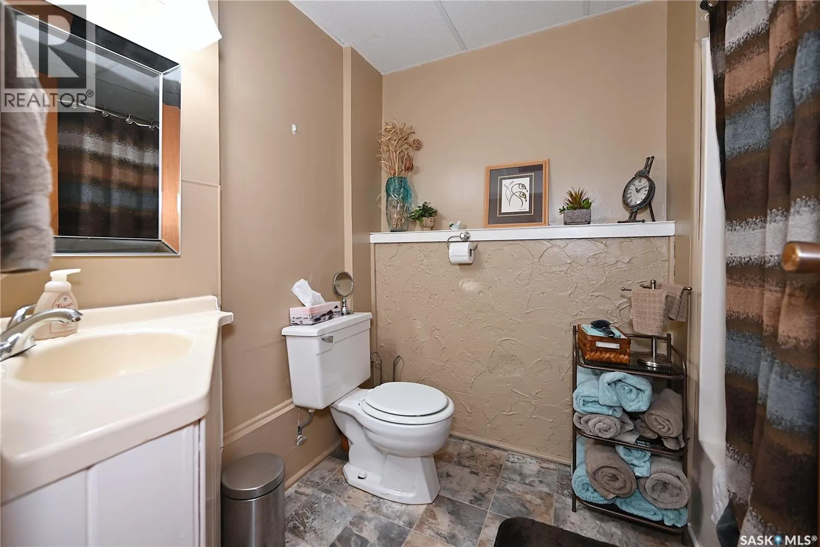 1275 Veterans CRESCENT