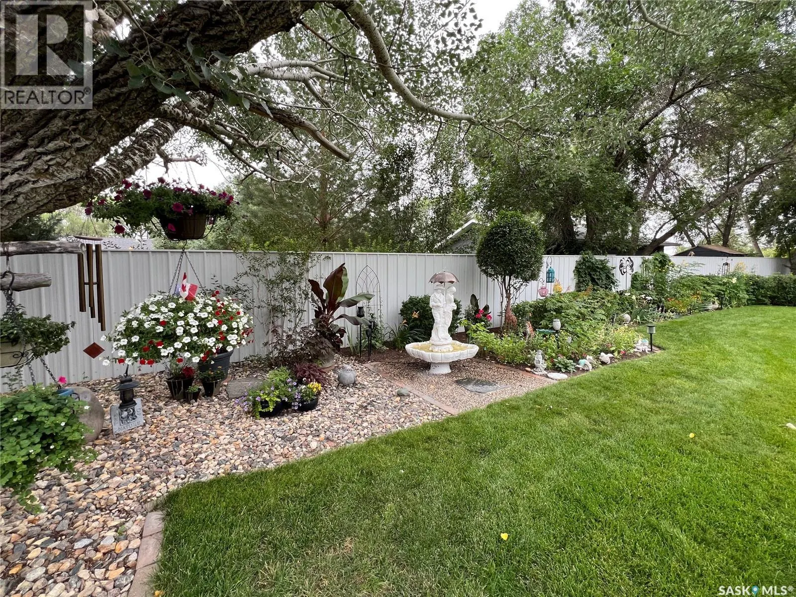 1275 Veterans CRESCENT
