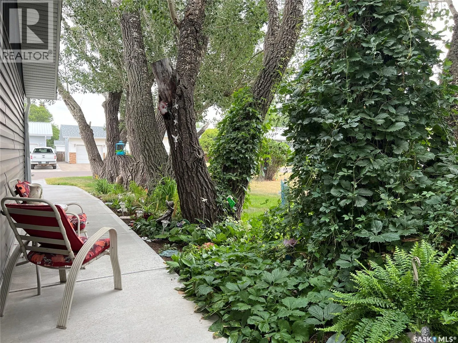 1275 Veterans CRESCENT