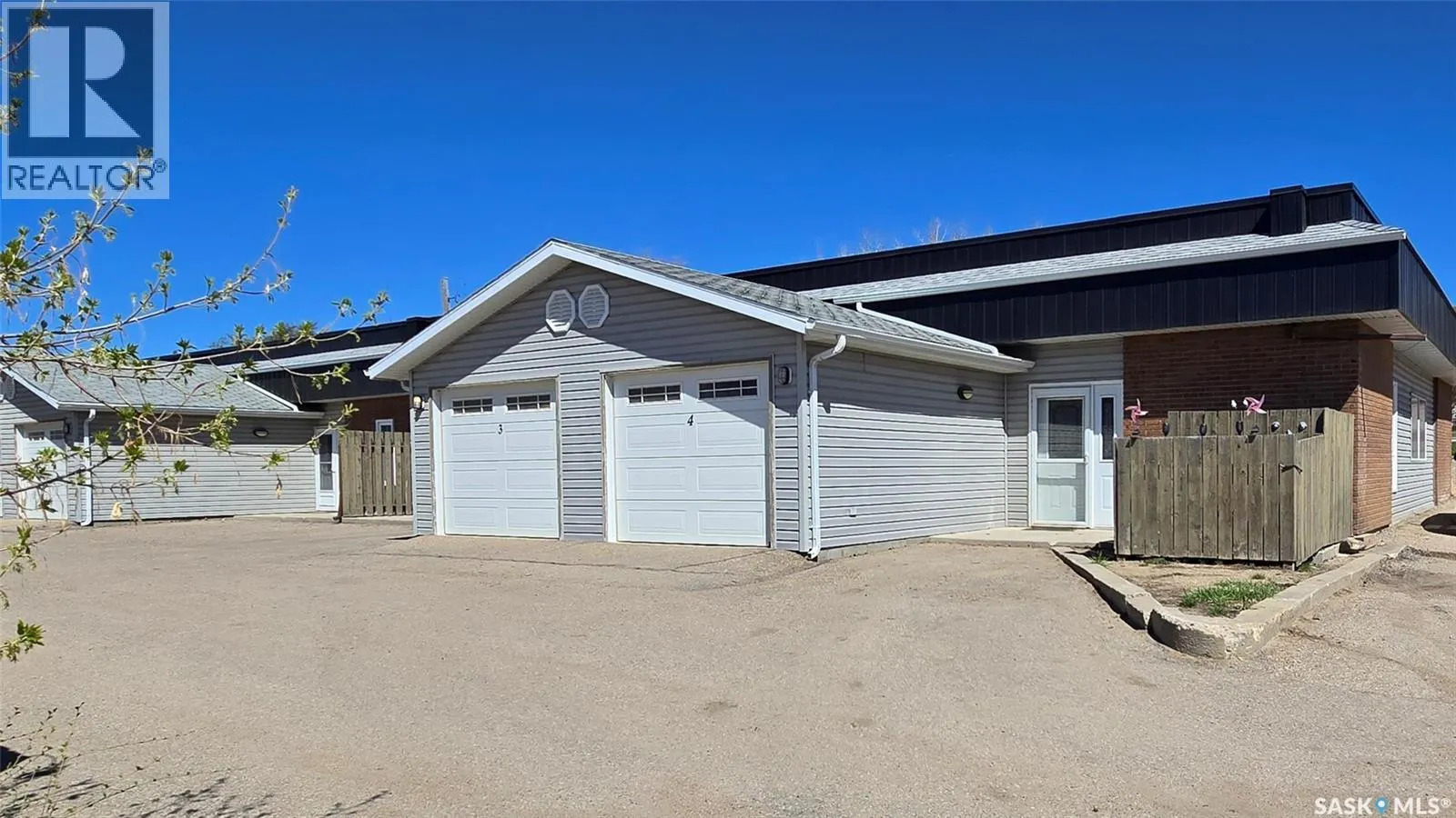 3 2 FRASER AVENUE