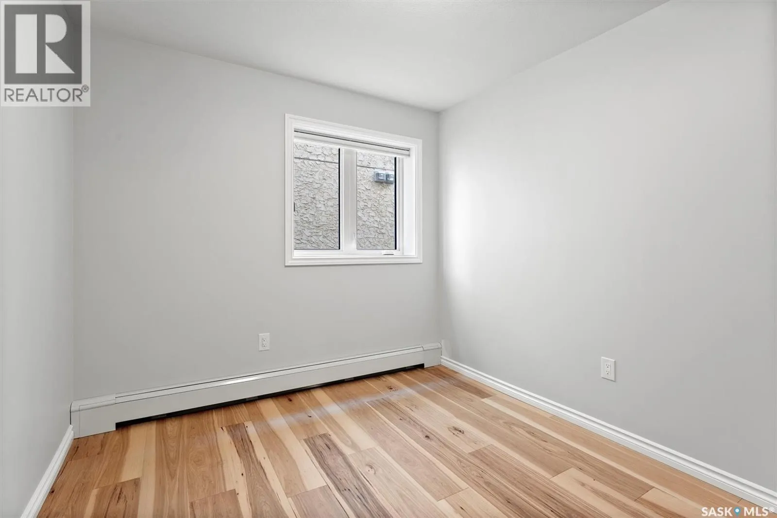 102 318 108th STREET W