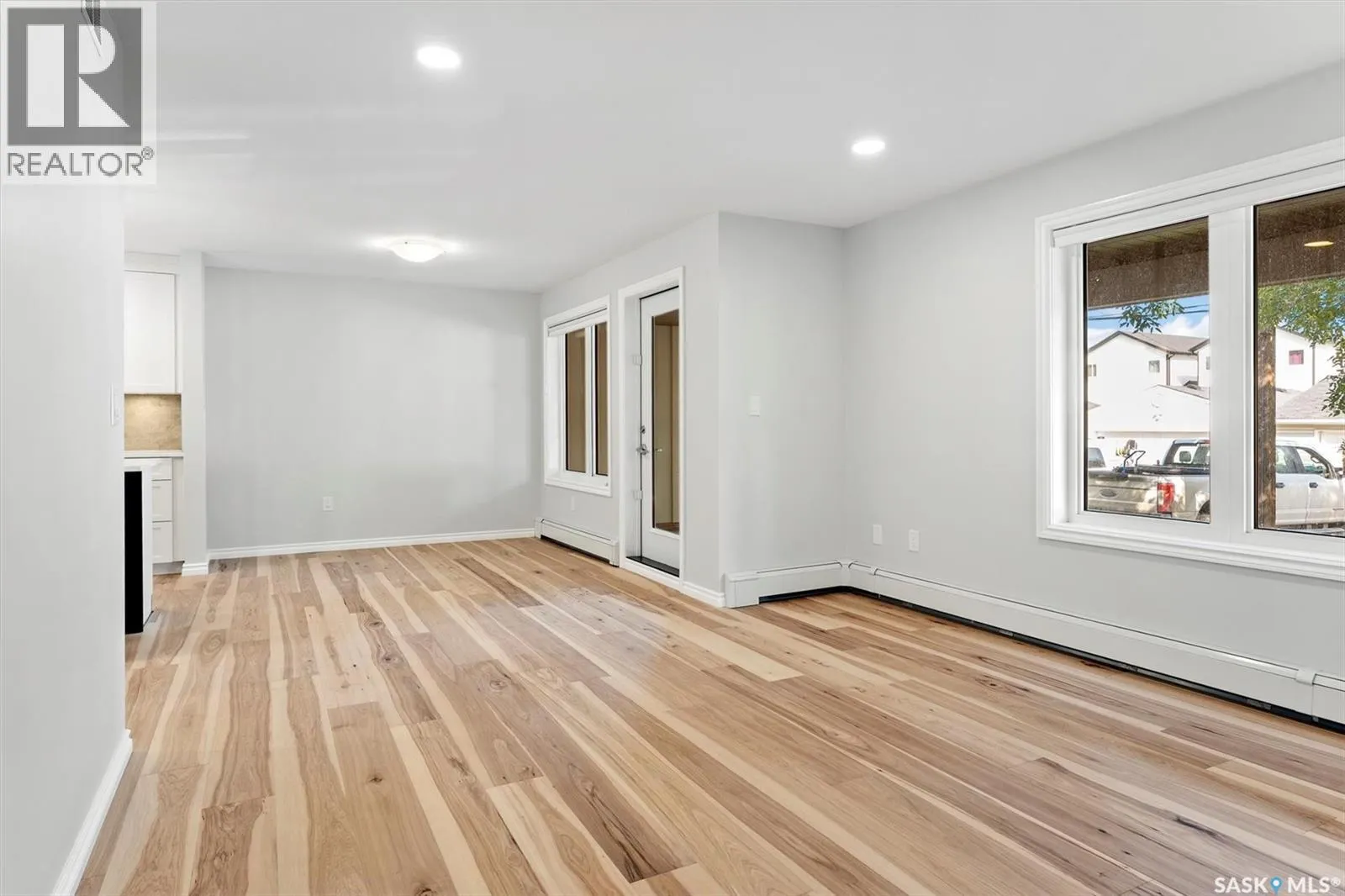 102 318 108th STREET W