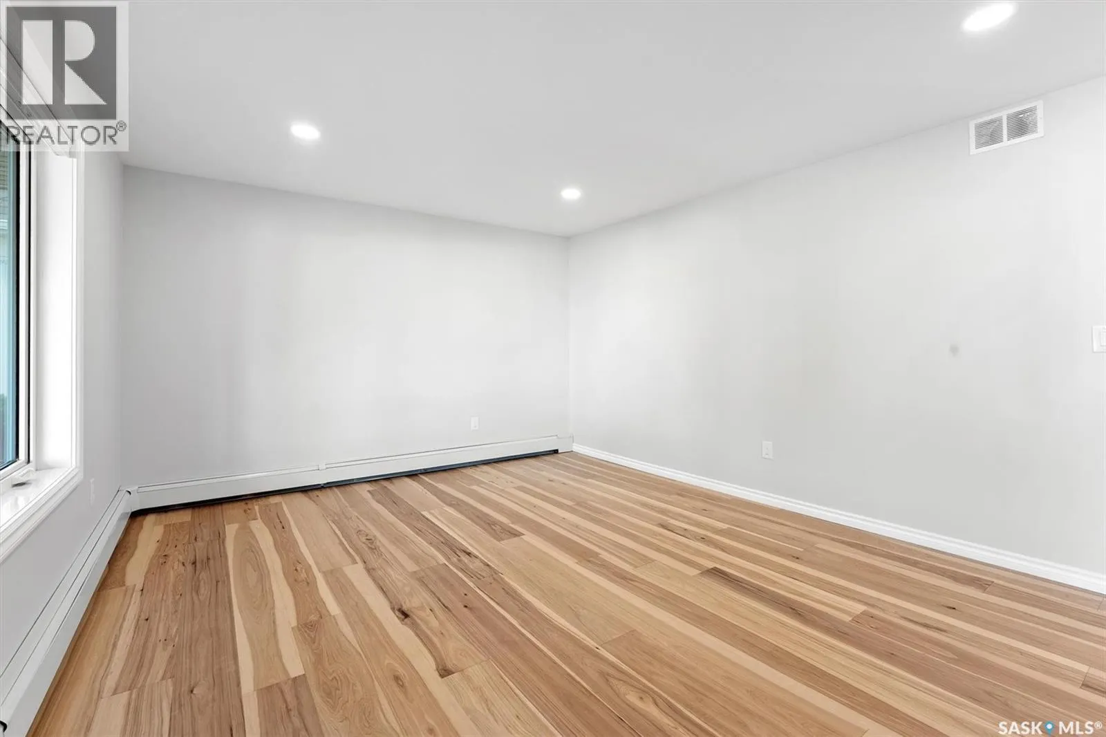 102 318 108th STREET W