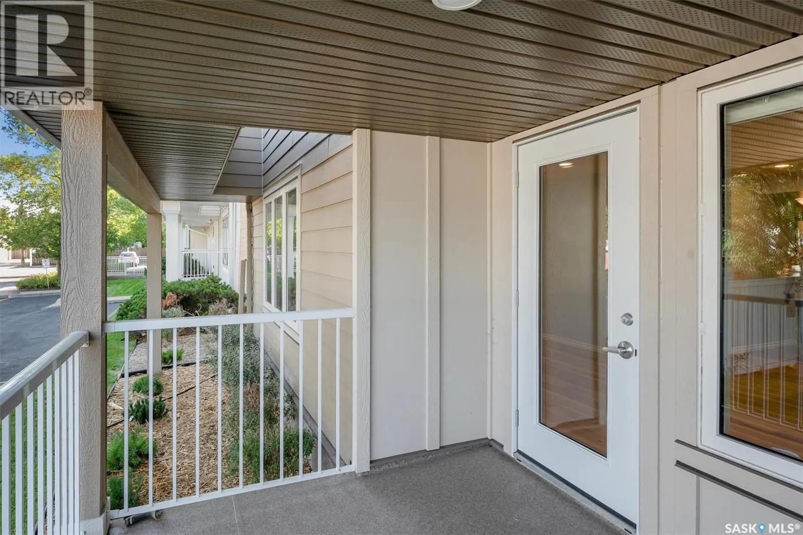 102 318 108th STREET W