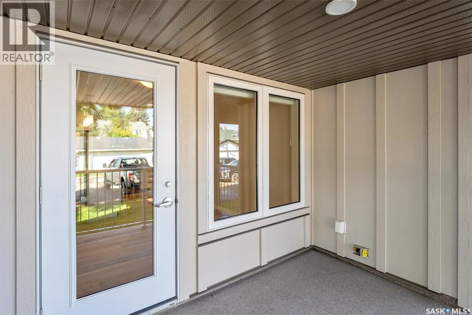 102 318 108th STREET W