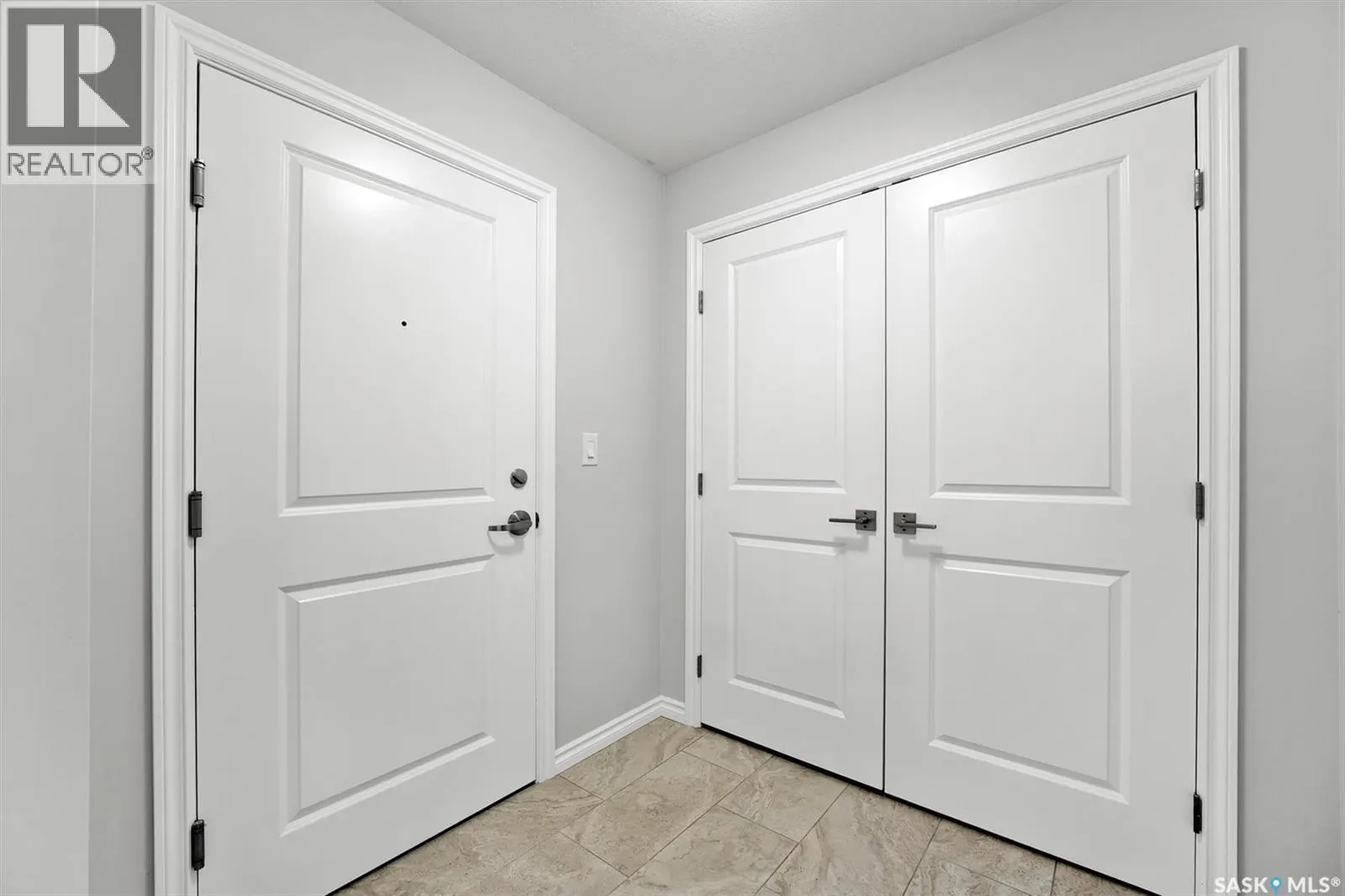 102 318 108th STREET W