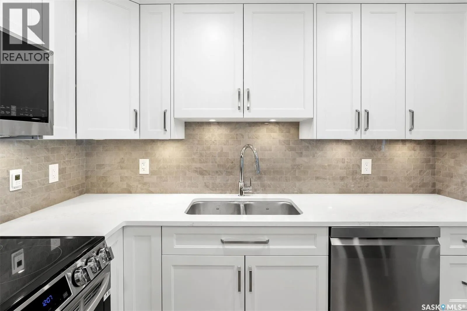 102 318 108th STREET W
