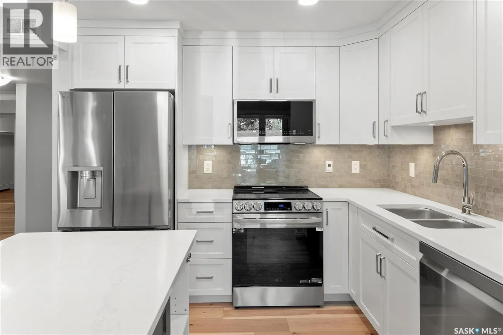 102 318 108th STREET W
