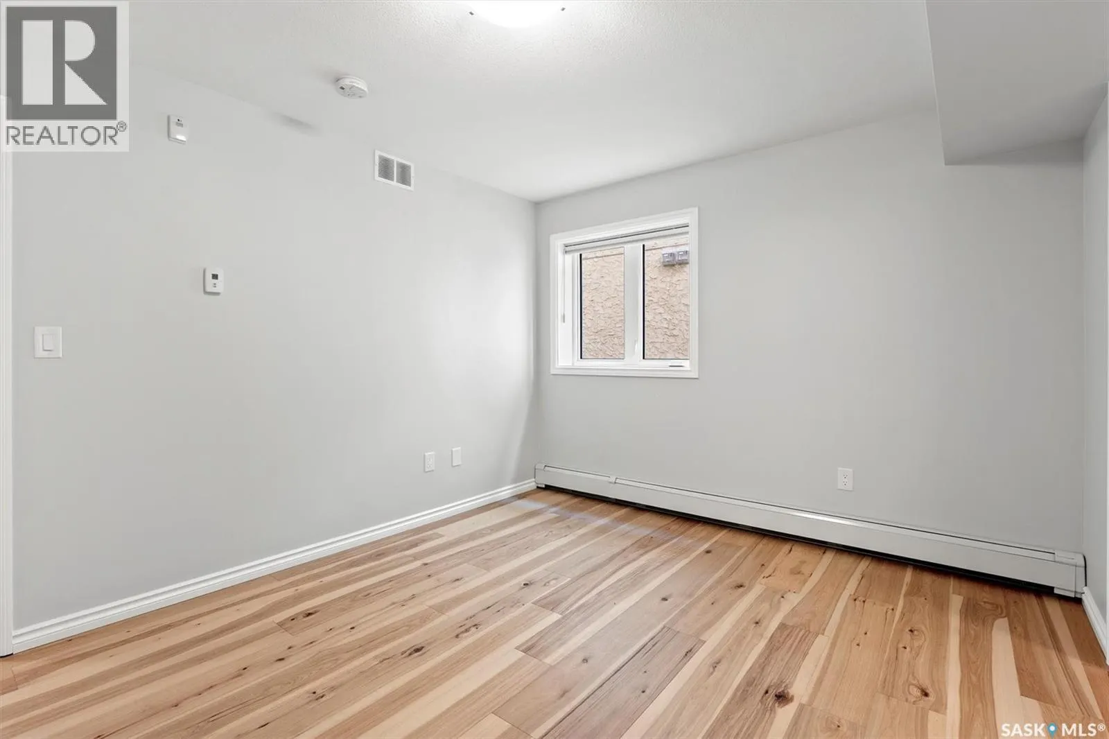 102 318 108th STREET W