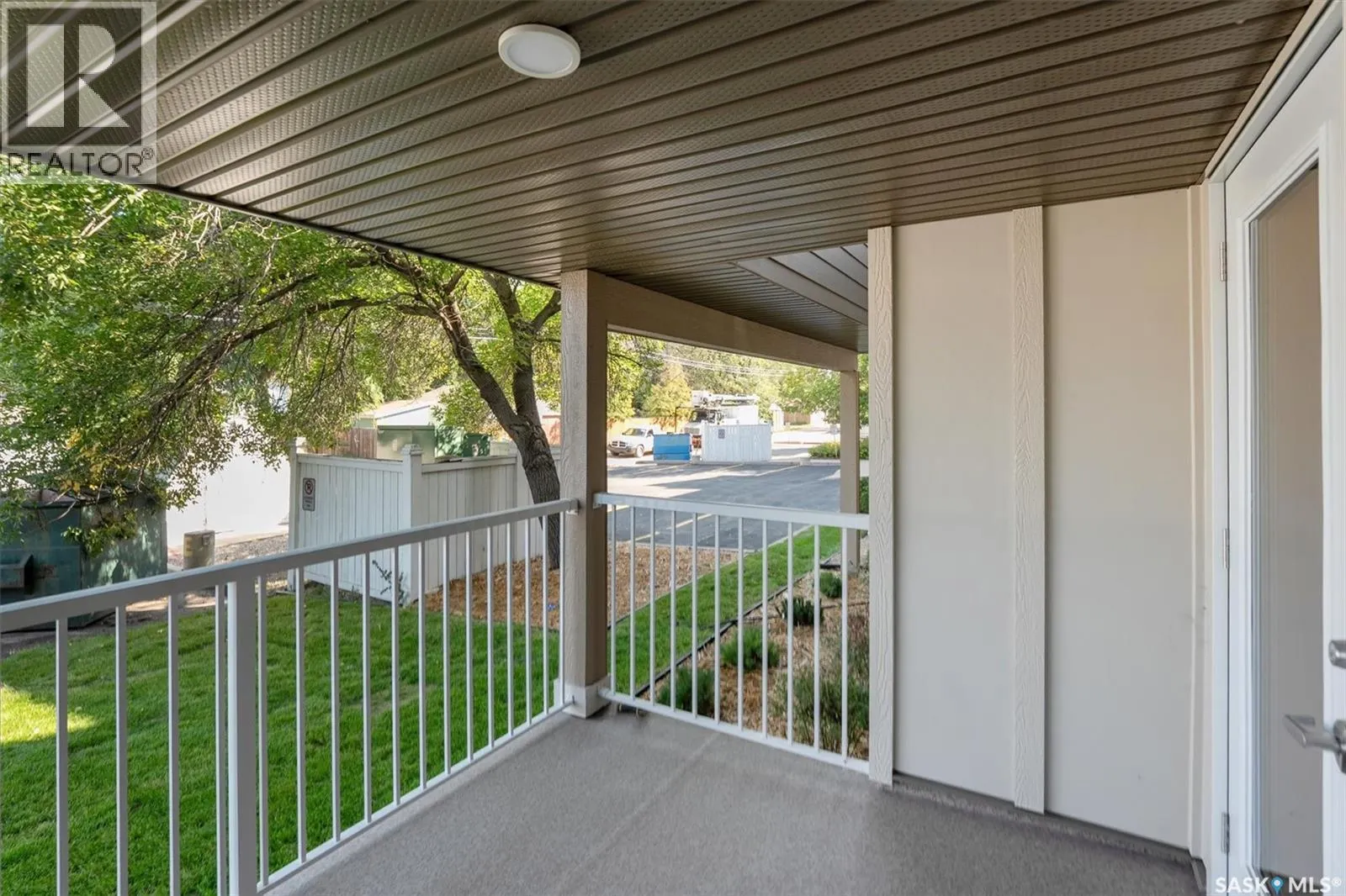 102 318 108th STREET W