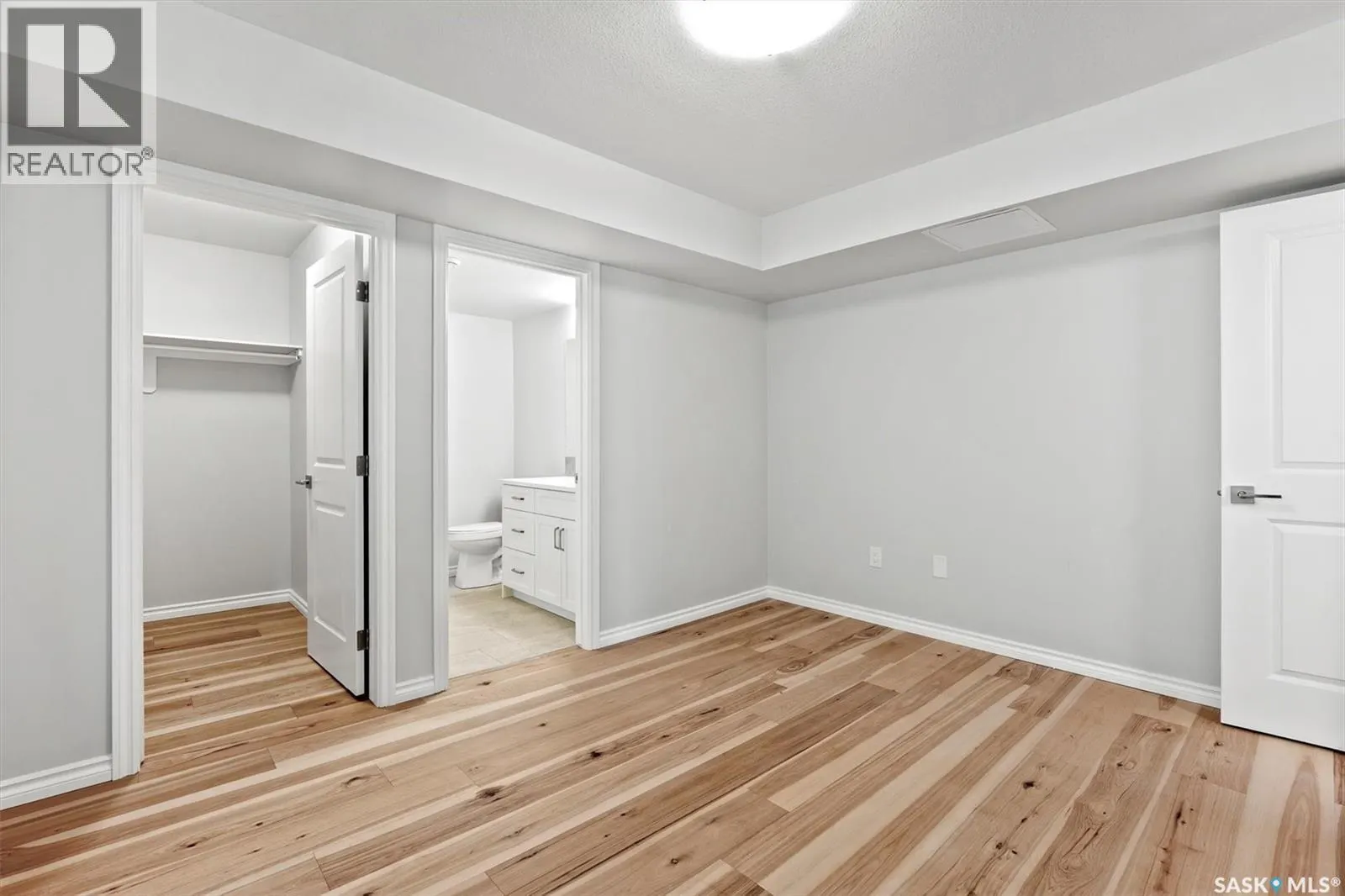 102 318 108th STREET W