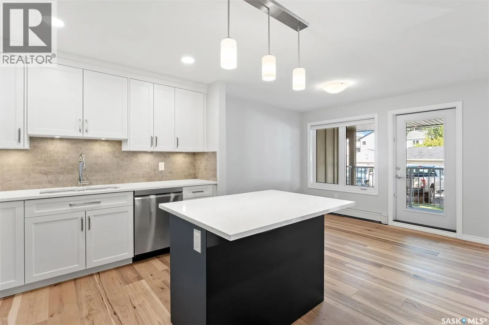 102 318 108th STREET W