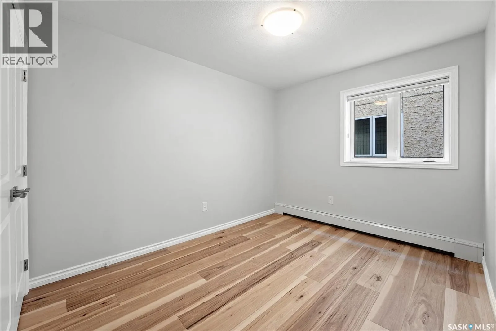 102 318 108th STREET W