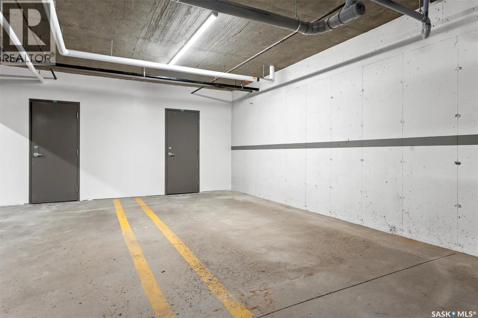 102 318 108th STREET W