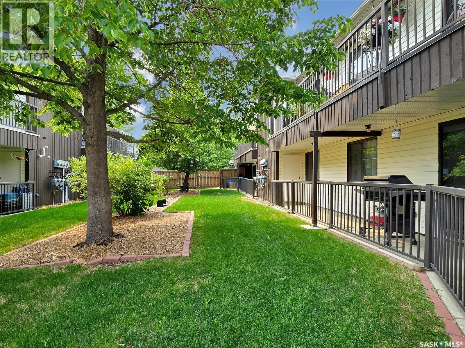202D 213 Main Street