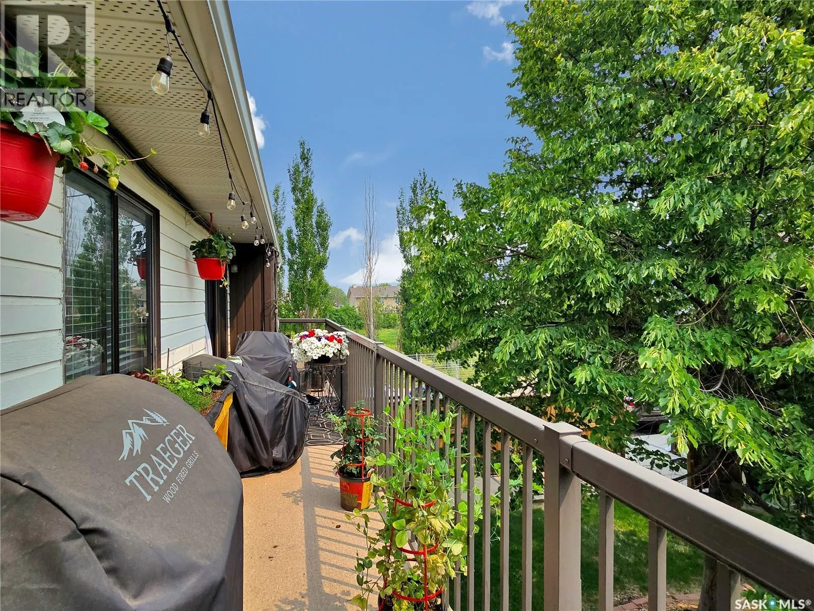 202D 213 Main Street
