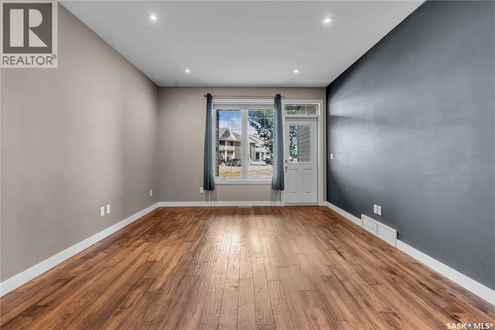 4228 Green Apple DRIVE