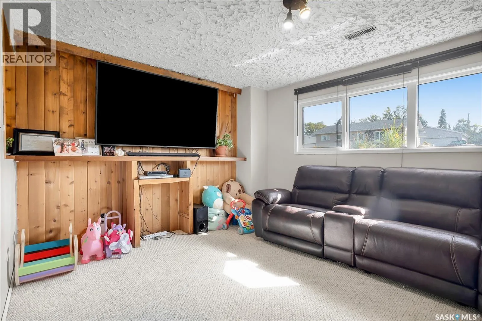 210 4th STREET W