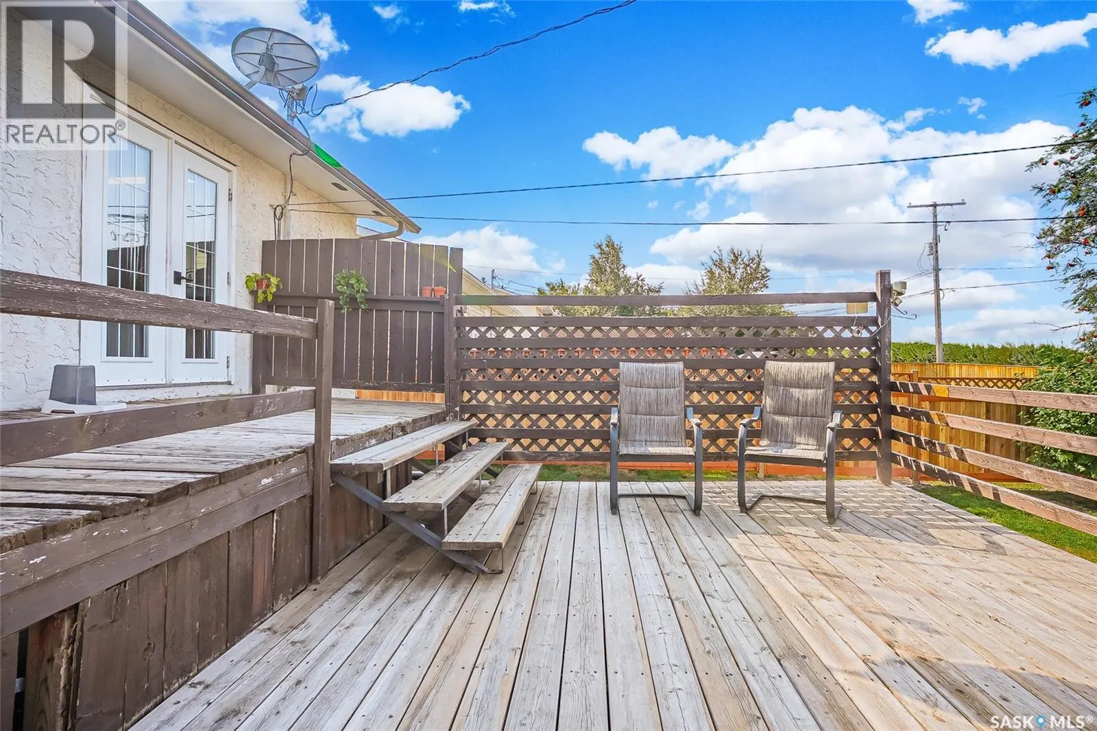 210 4th STREET W