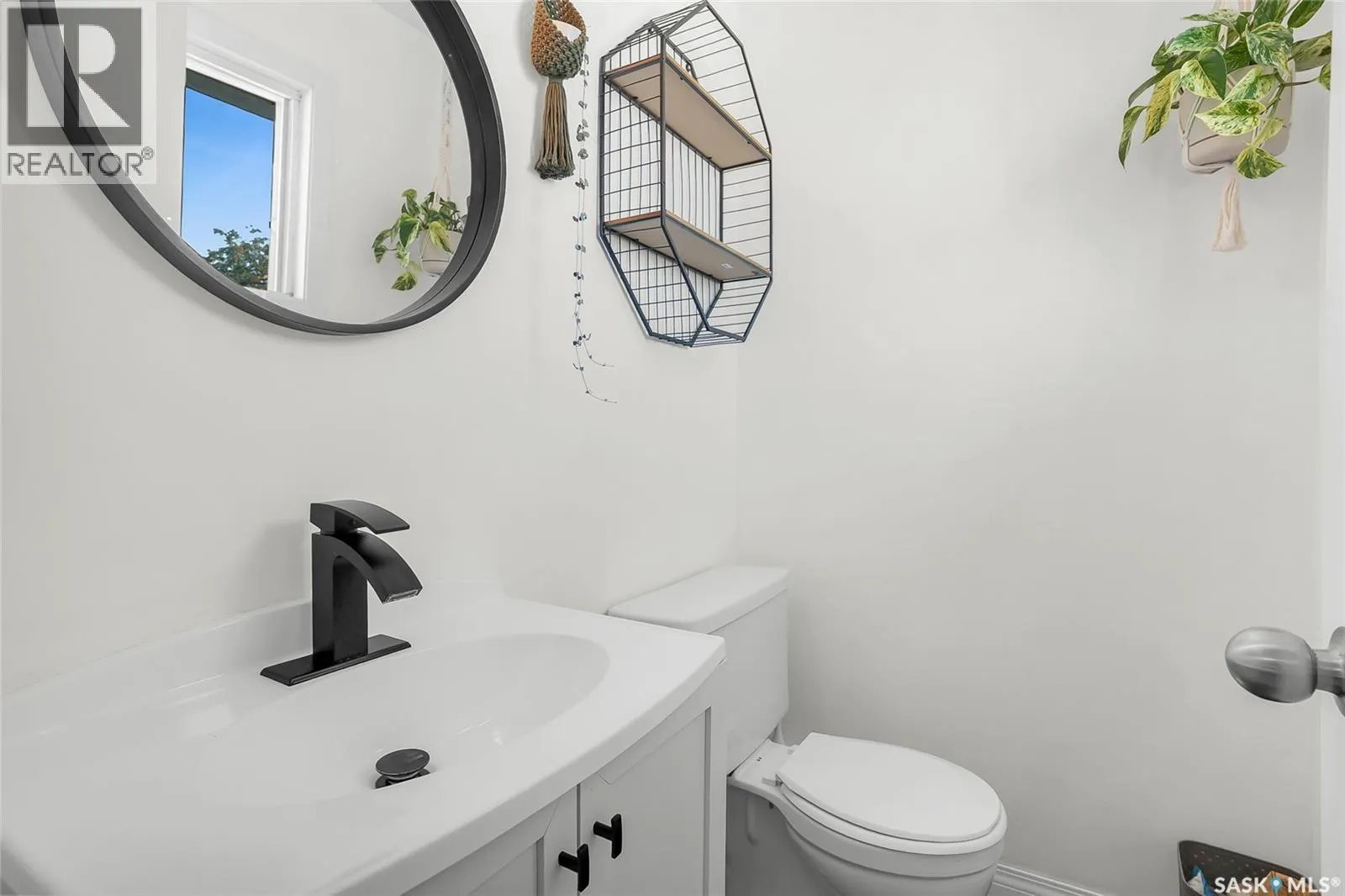 210 4th STREET W