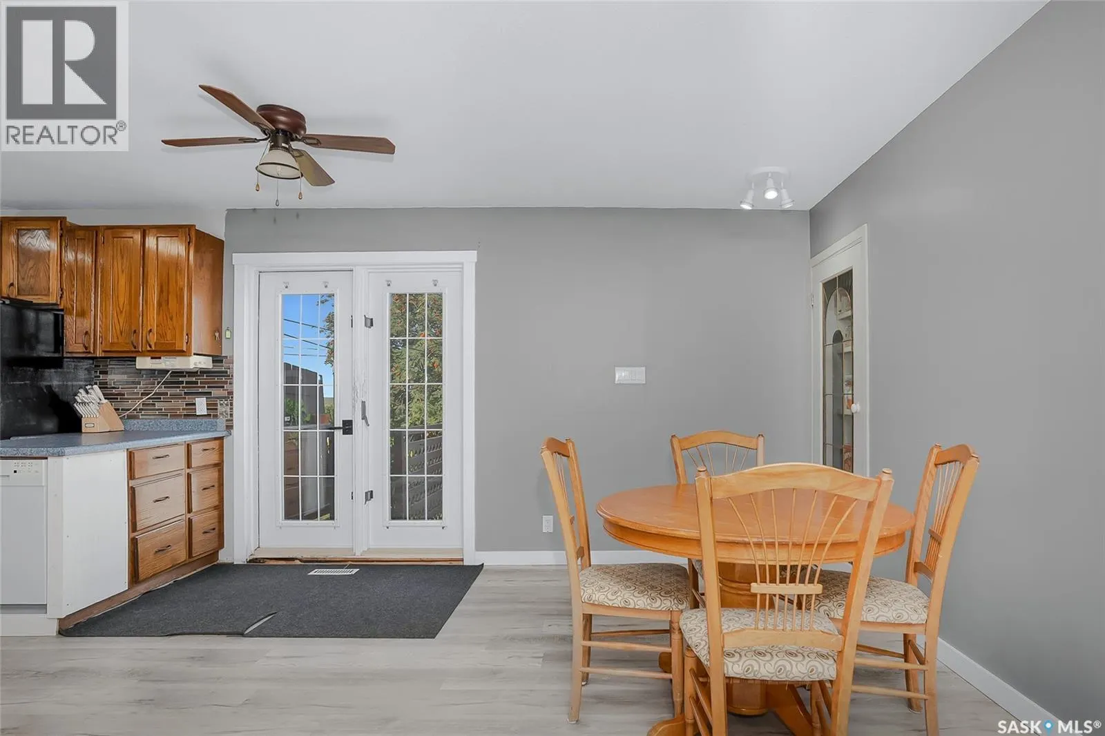 210 4th STREET W