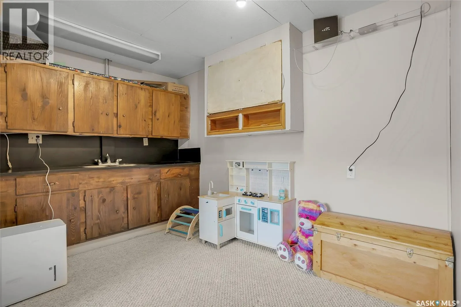 210 4th STREET W