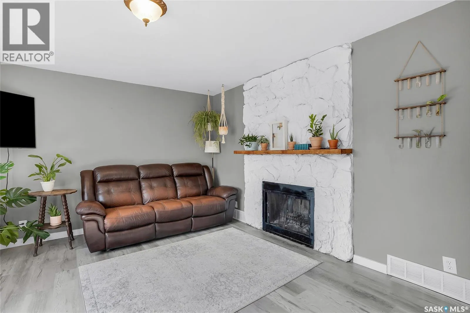 210 4th STREET W