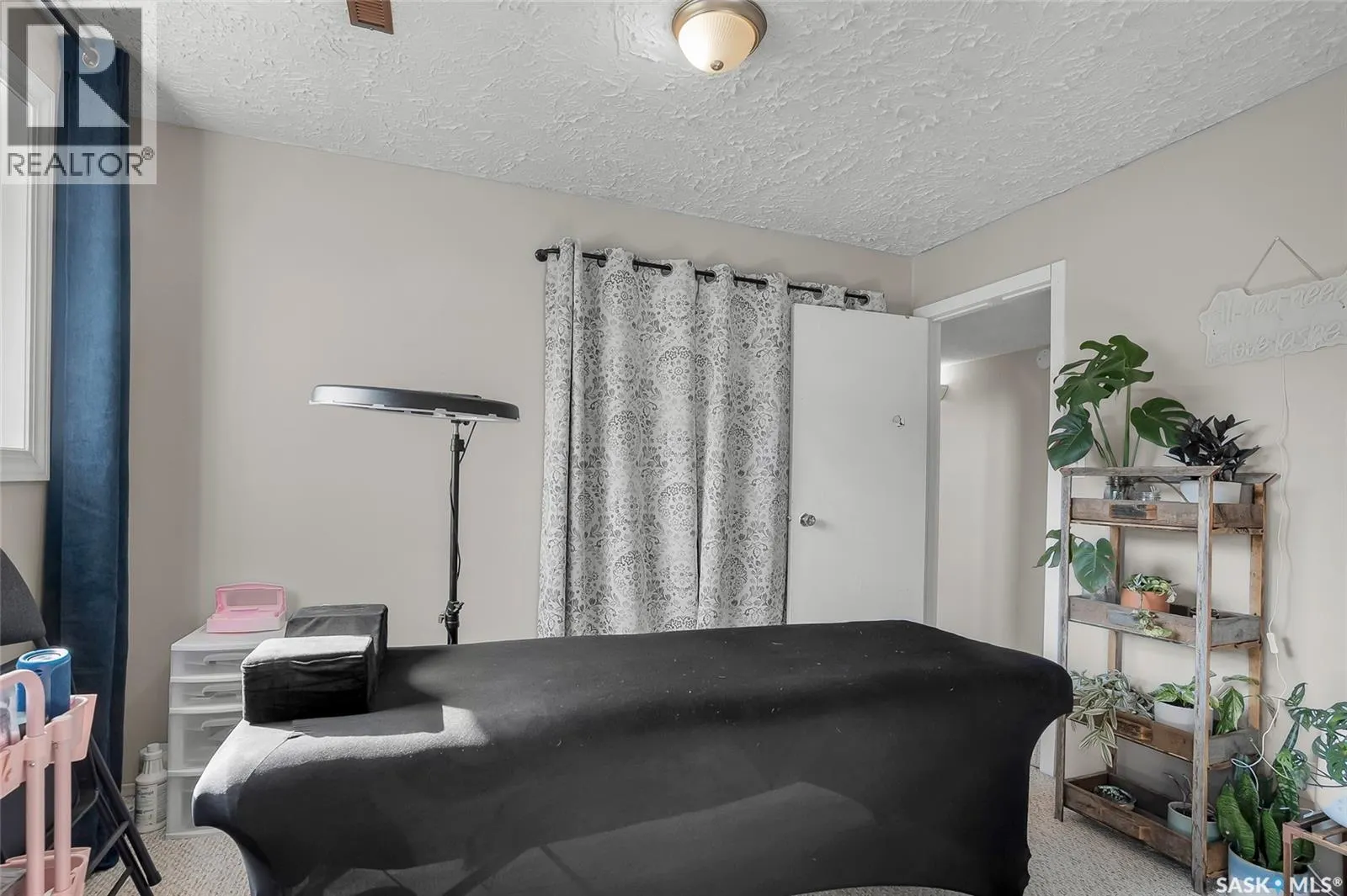210 4th STREET W